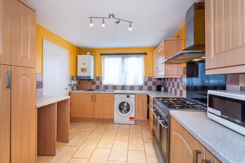 3 bedroom end of terrace house for sale - Blyth Road, Thamesmead, SE28