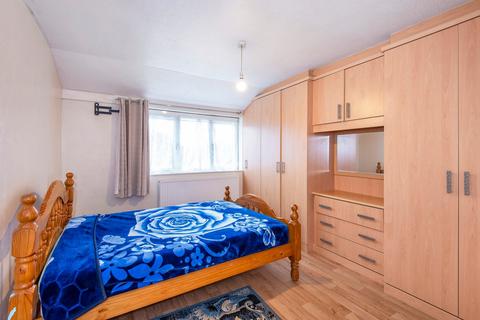 2 Blyth Road, London, SE28 8LG
