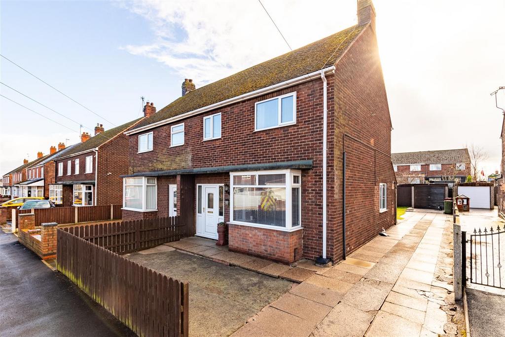 Neville Road, Scunthorpe 3 bed semidetached house for sale £135,000