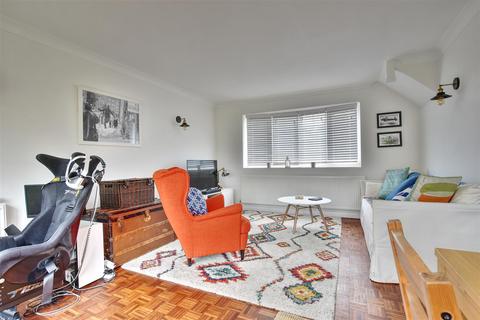 3 bedroom semi-detached house for sale - Heighton Close, Bexhill-On-Sea