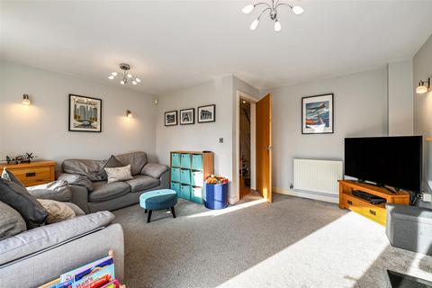 5 Deans Close, Fontwell, Arundel, BN18 0SJ