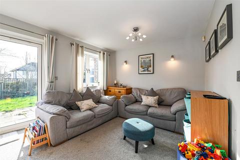 5 Deans Close, Fontwell, Arundel, BN18 0SJ