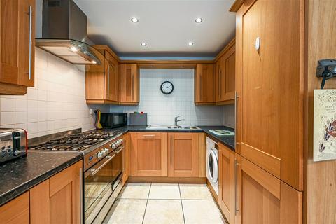 5 Deans Close, Fontwell, Arundel, BN18 0SJ