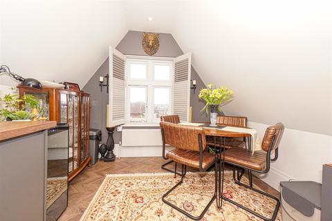 2 bedroom maisonette for sale, Sedlescombe Road South, St. Leonards-On-Sea