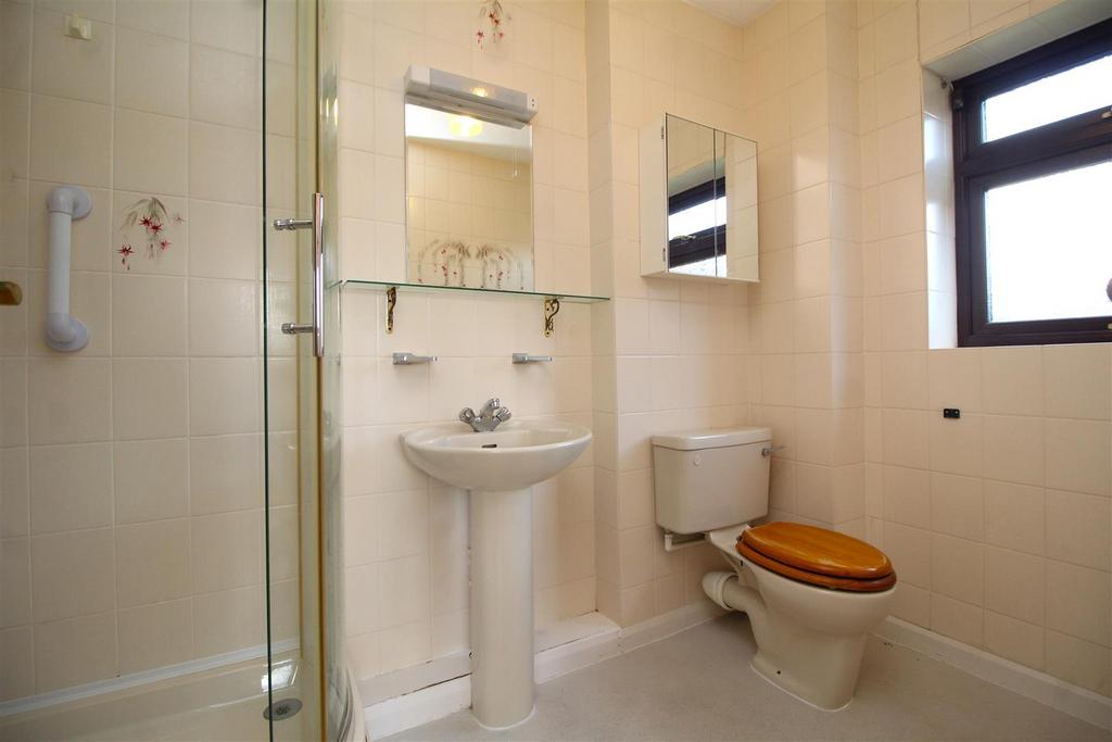 Ensuite .JPG