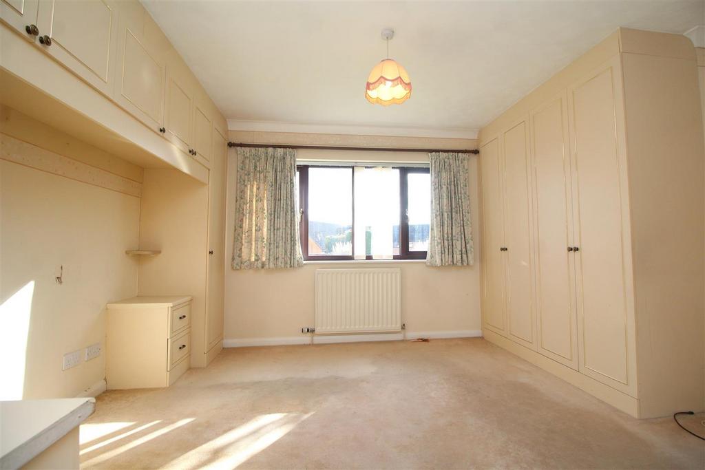 Bedroom 1 .JPG
