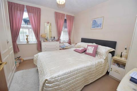 1 bedroom retirement property for sale - East Street, Rochford