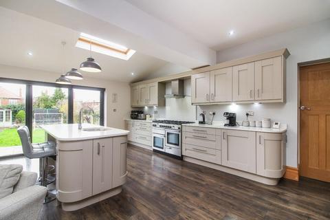 4 bedroom semi-detached house for sale - St. Marys Avenue, Whitley Bay