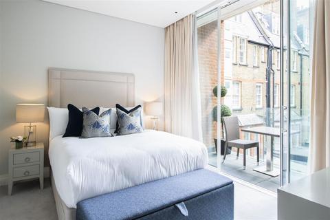 2 bedroom apartment to rent, Green Street W1