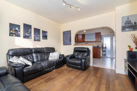 4 bedroom terraced house for sale, Compton Crescent, London N17