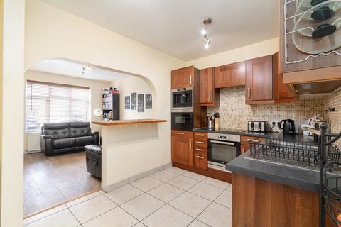 4 bedroom terraced house for sale, Compton Crescent, London N17