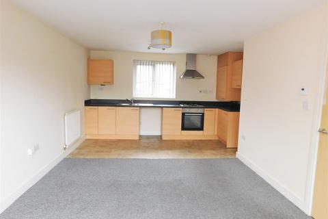 2 bedroom flat to rent - Barmouth Walk, Hollinwood, Oldham