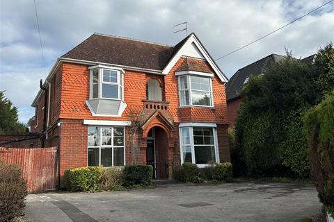 4 bedroom detached house for sale - Winchester Road, Andover