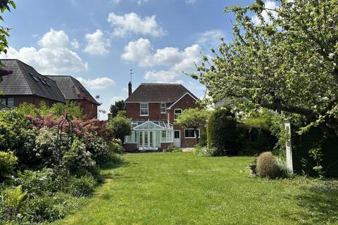 4 bedroom detached house for sale, Winchester Road, Andover