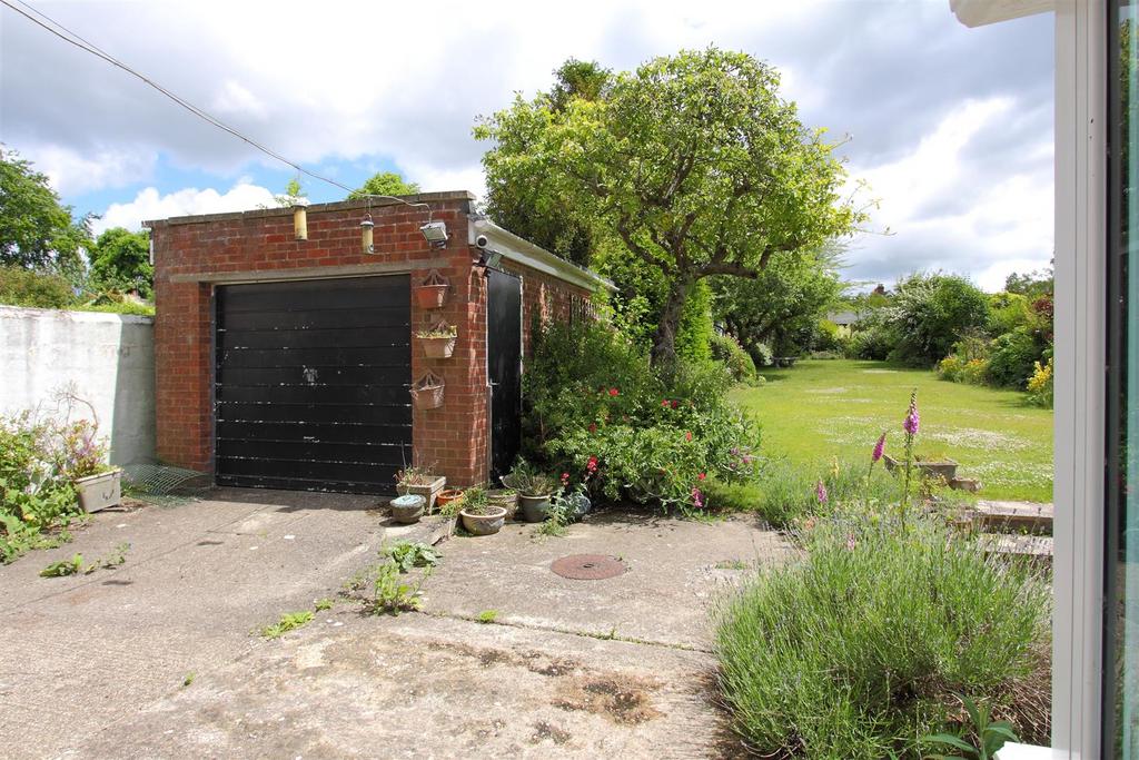 Garage/Workshop