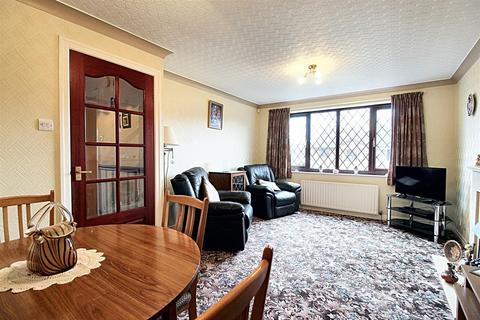 2 bedroom semi-detached bungalow for sale, Buttermere Drive, Dalton, Huddersfield, HD5 9EN
