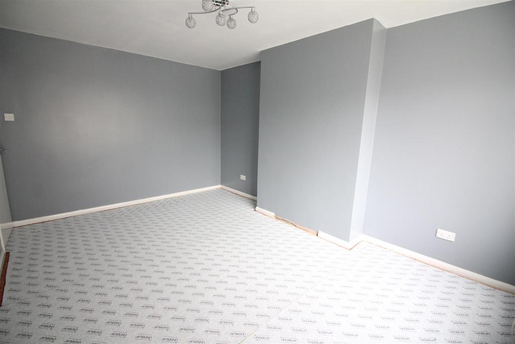 Richardson Crescent, Leeds LS9 3 bed semidetached bungalow for sale