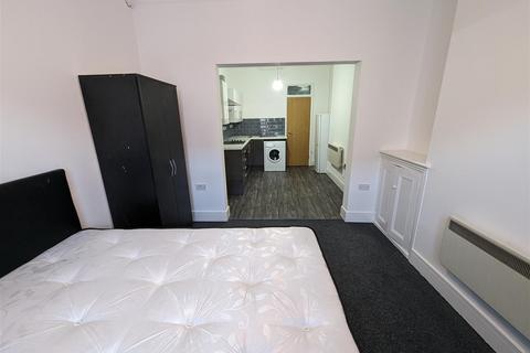 Studio to rent - Mundy Place, Cathays, Cardiff