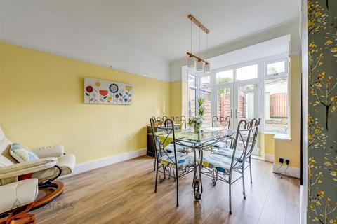 264 Lydgate Lane, Sheffield, S10 5FT