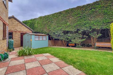 4 bedroom detached house for sale, Metcalfe Way, Ely CB6