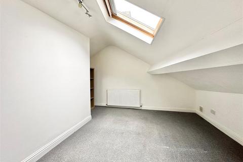 2 bedroom property for sale, Buxton Road, Furness Vale, High Peak