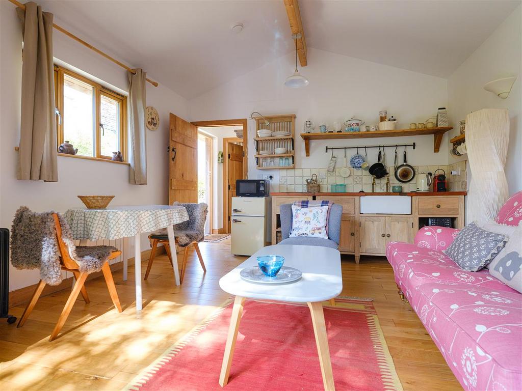 Middle Lodge-32.jpg