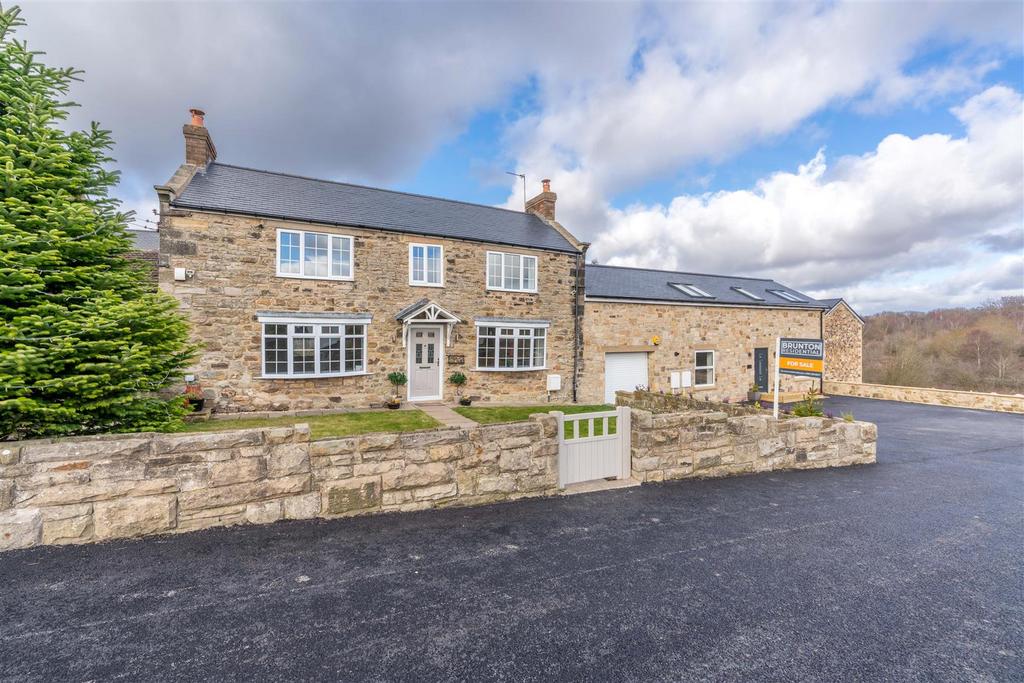 St Cuthberts Road, Marley Hill, NE16 5 bed semidetached house for sale