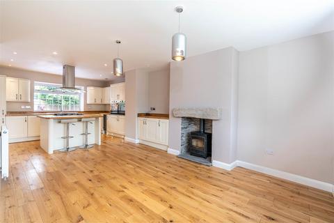 5 bedroom semi-detached house for sale, St Cuthberts Road, Marley Hill, NE16