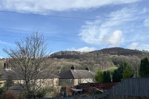 4 bedroom end of terrace house for sale, Elm Avenue, Holmfirth HD9