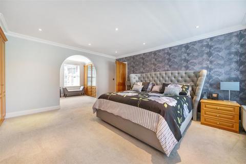 7 bedroom detached house for sale, Waterhouse Lane, Kingswood