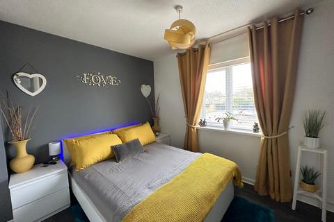 2 bedroom flat for sale - Flamborough Close, Woodston, Peterborough