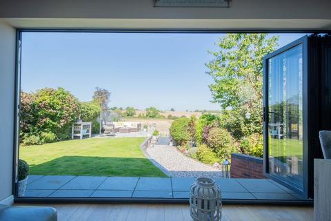 29 Charingworth Drive, Hatton Park, Warwick, CV35 7SY