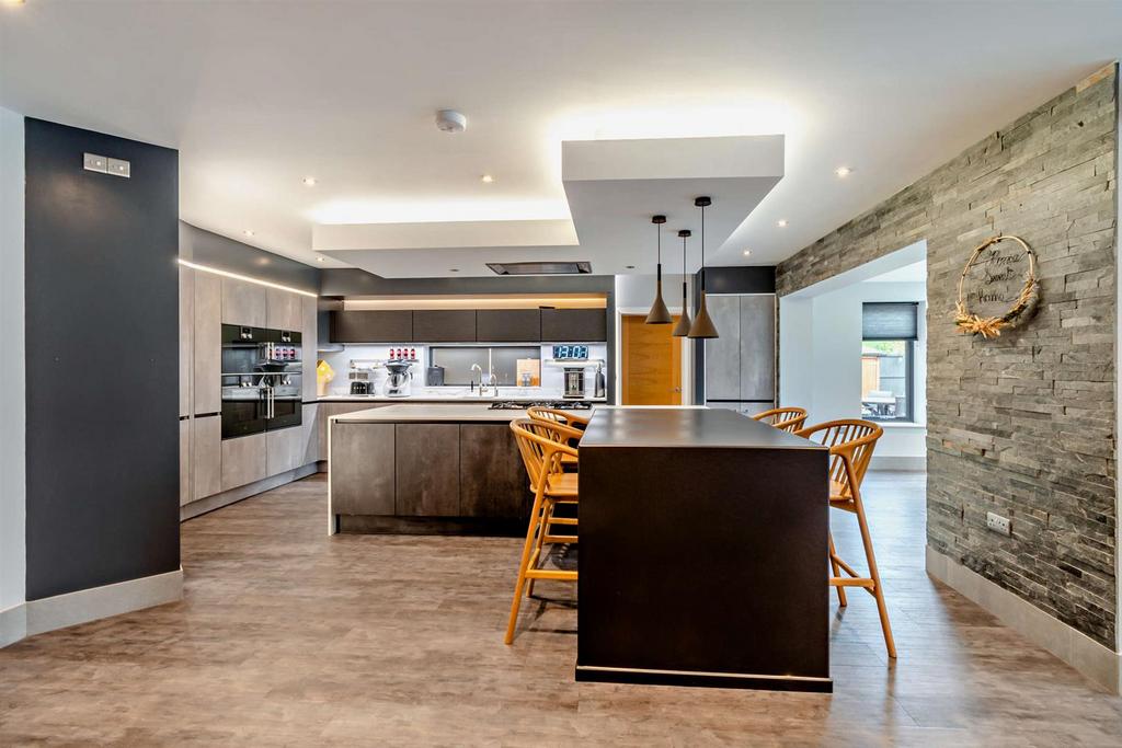 8536609-interior62-800.jpg