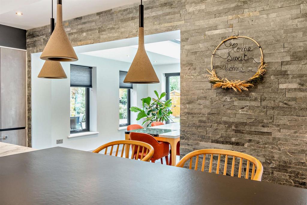 8536609-interior63-800.jpg