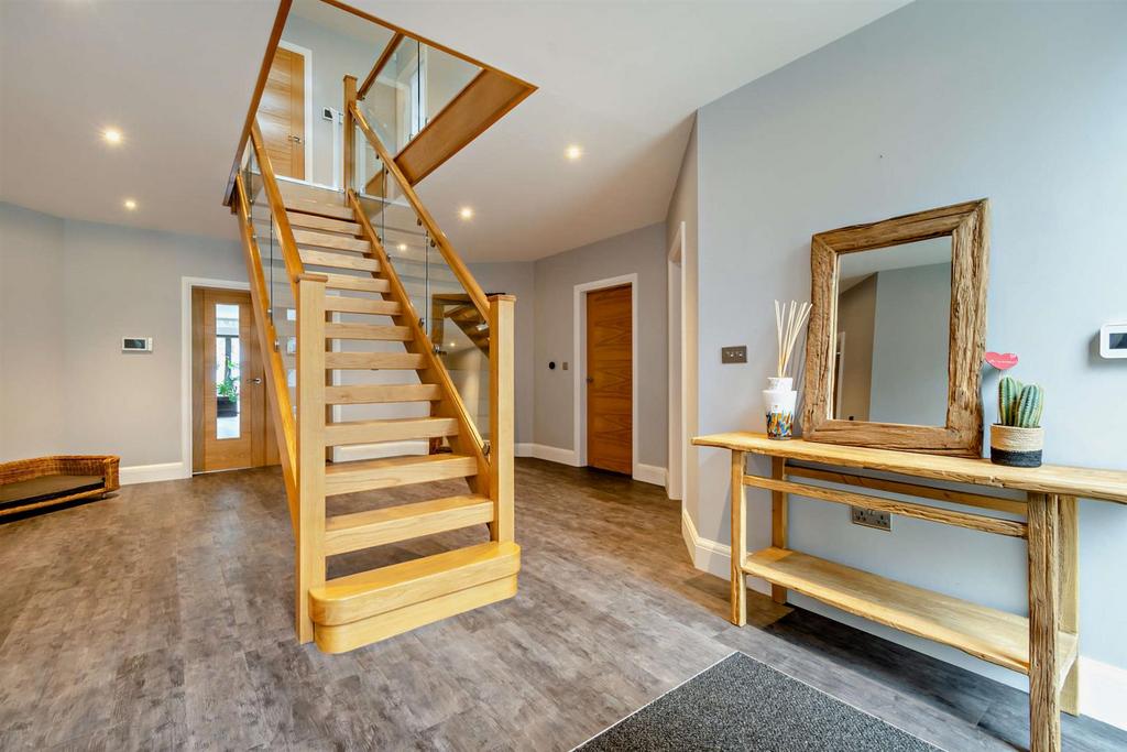 8536609-interior45-800.jpg