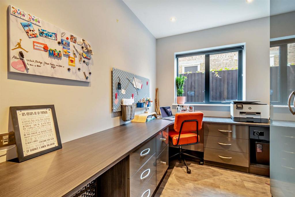 8536609-interior41-800.jpg