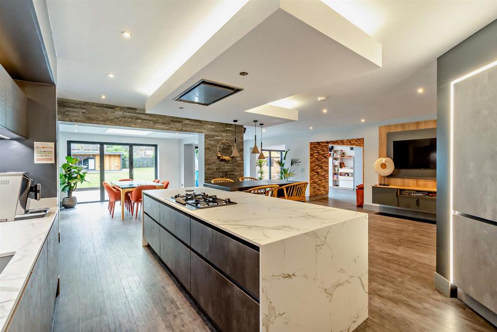 8536609-interior65-800.jpg