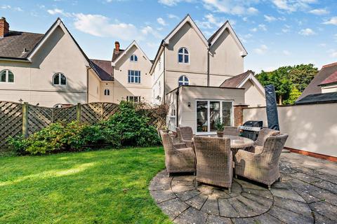Apartment 1, Catesby House Lapworth Street, Lapworth, Solihull, B94 5QS