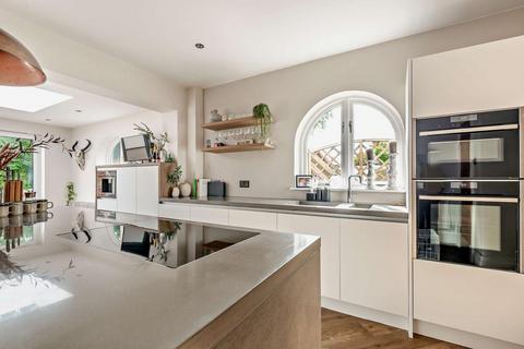 Apartment 1, Catesby House Lapworth Street, Lapworth, Solihull, B94 5QS
