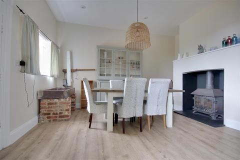 4 bedroom detached house to rent, Fawley Road, Fawley, Southampton