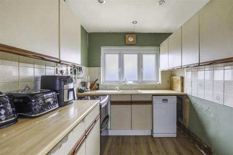 2 Buff Avenue, Banstead, SM7 2DW