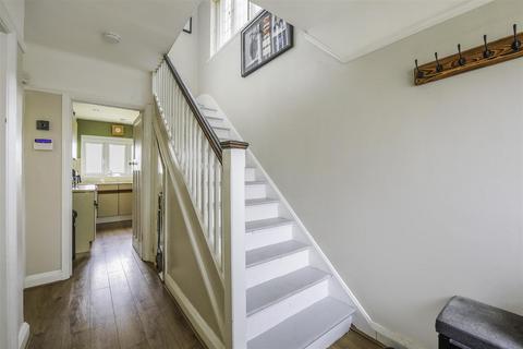 2 Buff Avenue, Banstead, SM7 2DW