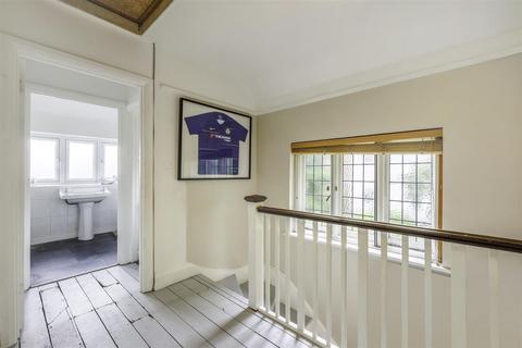 2 Buff Avenue, Banstead, SM7 2DW