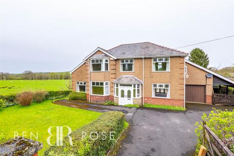 307 Blackburn Road, Higher Wheelton, Chorley, PR6 8HL