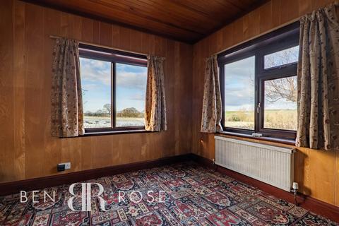 307 Blackburn Road, Higher Wheelton, Chorley, PR6 8HL