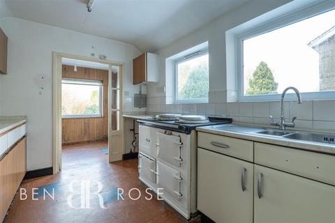 307 Blackburn Road, Higher Wheelton, Chorley, PR6 8HL