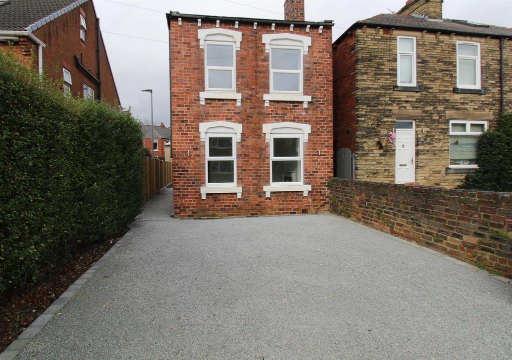 Jenkin Road, Wakefield WF4 3 bed detached house for sale £290,000