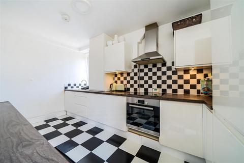 4 bedroom flat for sale, Geoffrey House, Bermondsey, SE1
