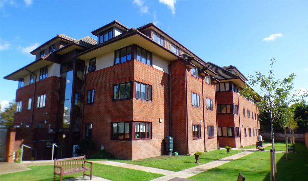 Westbourne Street, Hove BN3 1 bed retirement property for sale £190,000