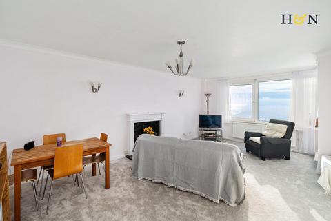 2 bedroom flat for sale, Kingsway, Hove BN3